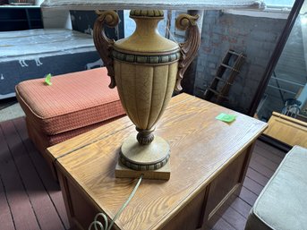 Quoizel Urn Lamp