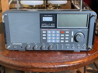 GRUNDIG SATELLIT 800 MILLENIUM