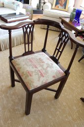 Chippendale Style Mahogany Corner Chair 29H  17x 17 Seat