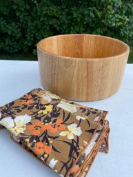 Grouping Of Vintage Indian Head Mills Cloth Napkins And A Wooden Serving Bowl