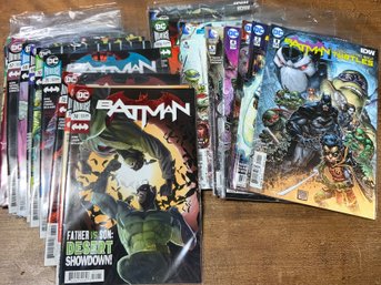 Comic Book Lot ~ 26 Comic Books All In Sleeves ~ Batman