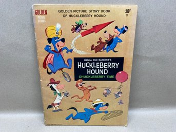 Huckleberry Hound. Chuckleberry Time. 1961 Hanna And Barbera Golden Comic Book. Measures 10 3/8' X 14'.