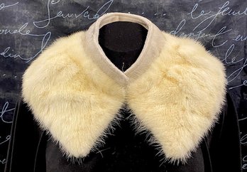 Vintage Off-white Fur Collar