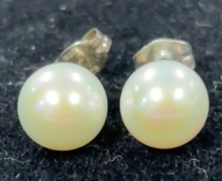 Lovely Pearl Earrings With Sterling Silver