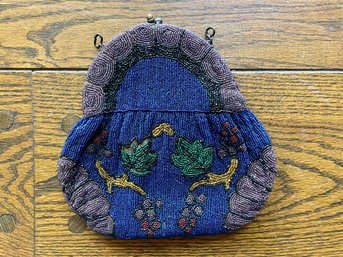 Early 20th Century Royal Blue Beaded Purse With Grape & Leaf Motif