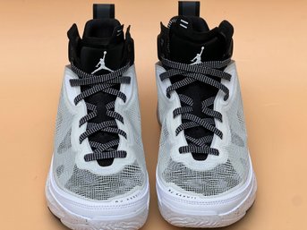 Nike Air Jordan XXXVii Sneakers - Men's 8.5