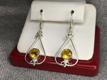 Very Pretty 9235 / Sterling Silver Earrings With Golden Topaz - Very Pretty Pair - Very Nice Wire Design