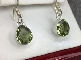 Very Pretty Sterling Silver / 925 Earrings With Faceted Peridot Very Pretty Pair -brand New - Unused