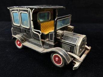 Tin Battery Operated Old Time Car Toy