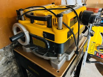 DeWalt  13' Planer - Model DW735 With Integrated Planer Stand