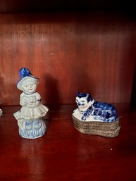 Beautiful Pair Of Blue & White Porcelain Figurines