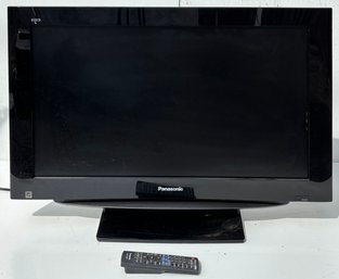 A Panasonic Vieja 32 Inch Flat Screen TV