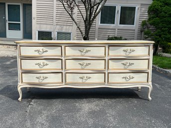 Henredon French Provincial Four Centuries 9 Drawer Dresser