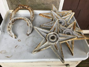 Fun Lot Of Vintage Cast Iron Stars And Antique Horse Shoes - (4) Four Stars And (2) Horse Shoes - Nice Group !