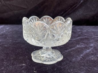 Vintage Footed Elegant Crystal W/Scalloped Edge Bowl