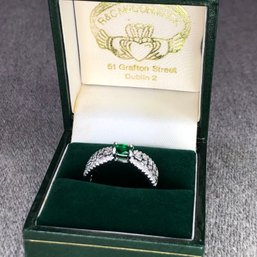 Stunning Brand New 925 / STERLING SILVER Ring With Emerald And Sparkling White Zircons - Beautiful Ring !