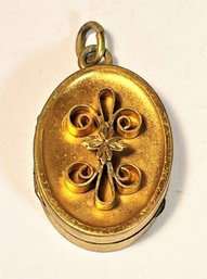 Victorian Gold Filled Locket Having Early Photo Of Woman (glass Cracked Inside Locket)