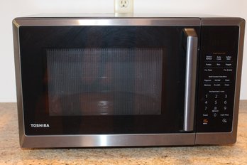 Toshiba Microwave 20.5x13x15