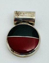 VINTAGE MEXICAN STERLING SILVER BLACK & RED PENDANT