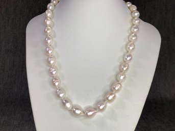 Wonderful Genuine Cultured Baroque Beehive Pearl 18' Necklace - Larger Pearls - Very Pretty Necklace - WOW !