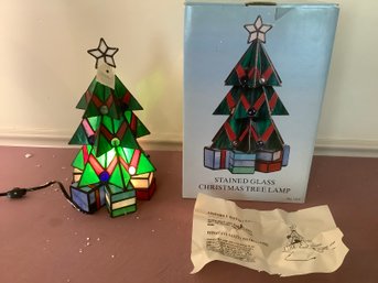 STAINED GLASS CHRISTMAS TREE LAMP