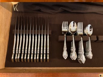 60 Piece Oneida Stainless Flatware Set, Service For 12