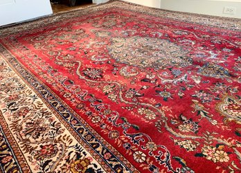 Lovely Classic Wool Rug