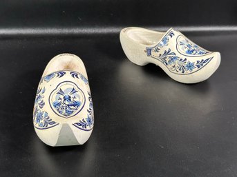 A Vintage Pair Of Hand-Painted Dutch Clogs In Wood