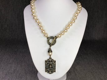 Wonderful $350 HEIDI DAUS Faux Pearl Necklace - Designer Known For High End Victorian Style / Design !