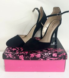 Qupid Black Strapped Closed Toe Suede Heels - Size 10