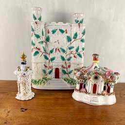 A Collection Of 19th Century Staffordshire Pottery - Village