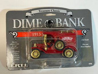 TREASURE CLASSIC - ERTL AGWAY TRUCK BANK - 1913 MODEL T  Die Cast Original Box