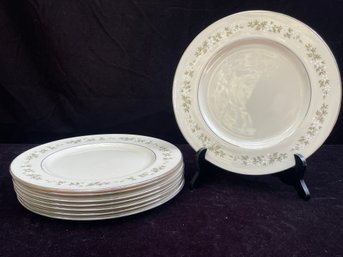 China Pearl Fine China Noel 11' Plates