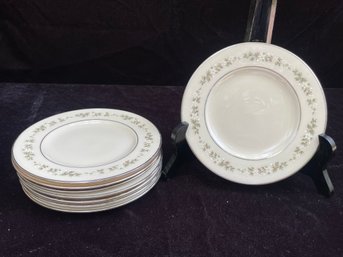 China Pearl Fine China Noel 7' Plates