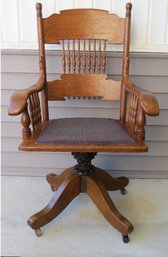 Antique Oak Milwaukee Chair Co. 1914 Patent Dated Swivel Desk Chair - A Beauty!