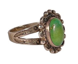 Vintage Sterling Silver Native American Green Turquoise Stone Ring