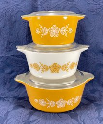 Set Of Pyrex Bowls With Tops