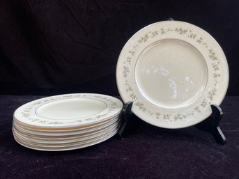 China Pearl Fine China Noel 9' Plates