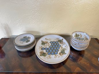 Louisville Stoneware Harvest Grape Bowls And Plates, 13 Pcs.