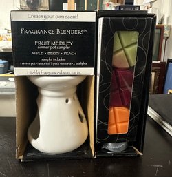 Candle Lite Fragrance Blenders Fruit Medley Apple, Berry & Peach Highly In A Original Box. DS - B2