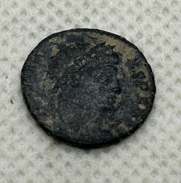 Early ANCIENT ROMAN BRONZE COIN- Featuring A Caeser In Profile With Laurel - Circa 100 A.d.