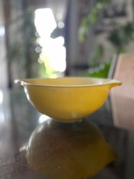 Yellow Pyrex 443 Cinderella 2 1/2 Qt Nesting Mixing Bowl 34