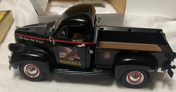 Ertl 'Marines' Studebaker Truck And Accessoires