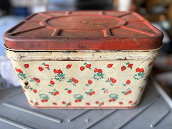 Vintage Strawberry Patch Hinged Tin Box