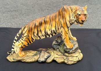 Cast Composite Tiger On Rocks Figure