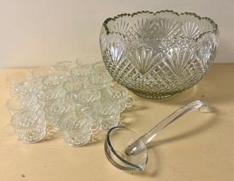 MCM L.E Smith Large Glass Pineapple Punch Bowl, 18 Cups & Glass Ladle (T)