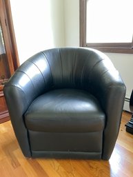 Barrel Back , Vinyl Swivel Lounge Chair.