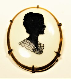 Fine Antique Hand Painted Silhouette Porcelain Cameo Brooch In Brass Setting