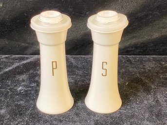 Vintage Tupperware Hourglass White Salt & Pepper Shakers