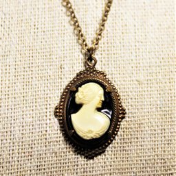 Art Deco Celluloid Plastic Black White Cameo Set In Brass Necklace